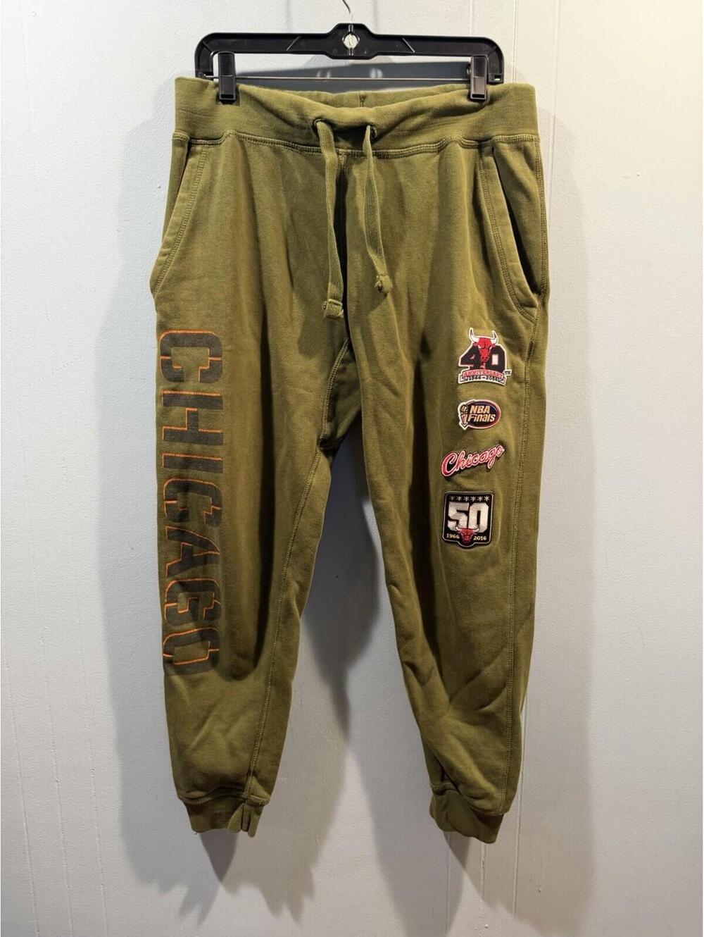 Mens Mitchell & Ness Sweatpants Size Large Chicago Bulls Patch Green